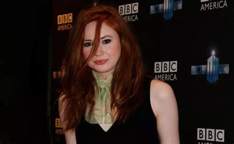 karen gillan desnuda|Karen Gillan naked selfie: Doctor Who star strips off。